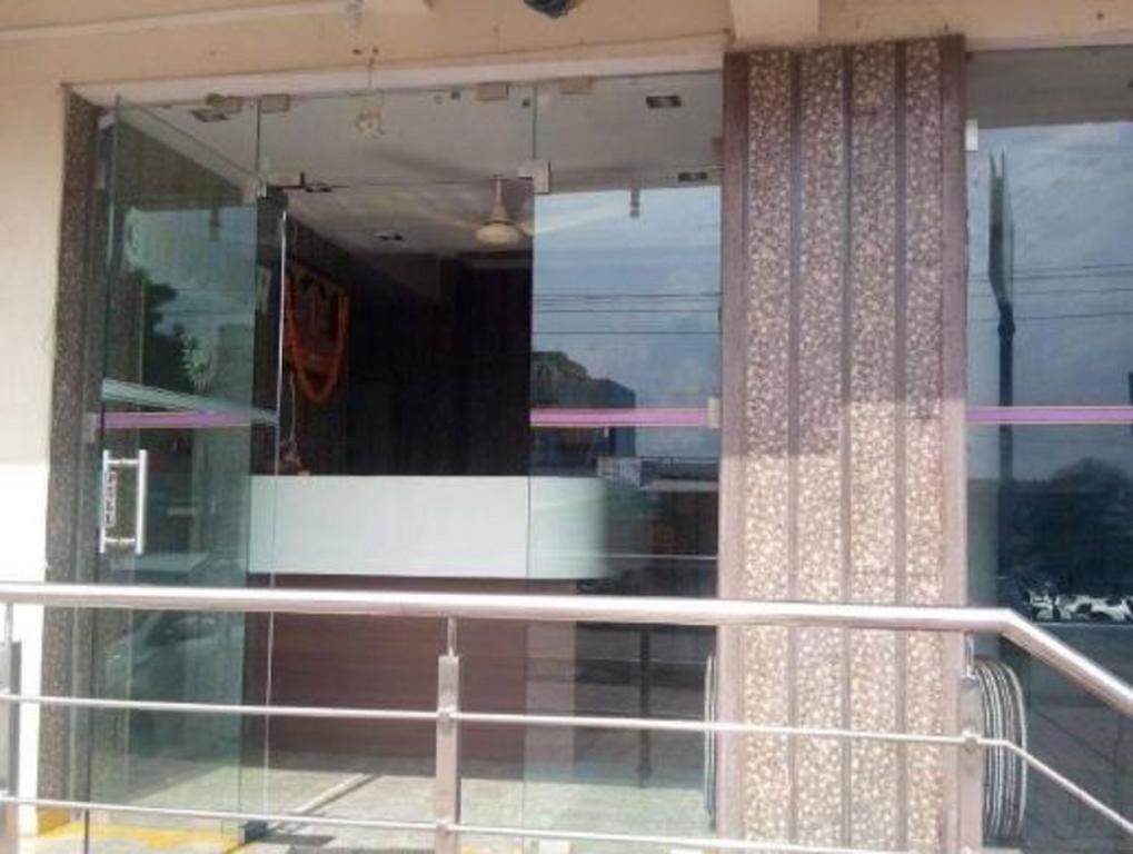 Sri Sai Sannidhi Hotel Shirdi Exterior foto